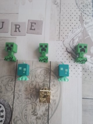Mini Funkos Minecraft Kinder Joy