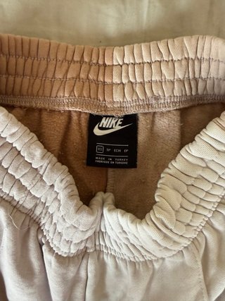 Conjunto Nike Sudadera y Pantalón Beige