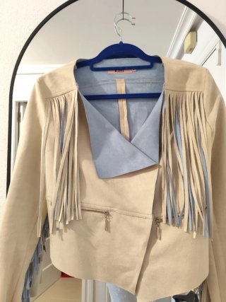 Chaqueta KZELL flecos beige y azul