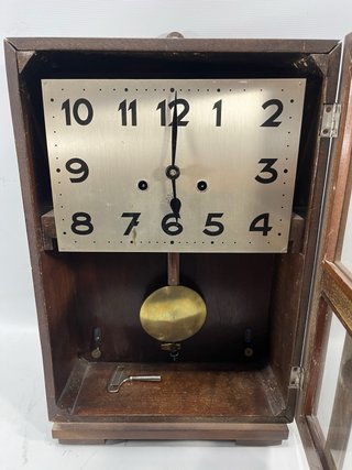 Reloj de Pared Antiguo de Cuerda