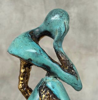 Impactante Escultura en Bronce de Hombre Pensativo