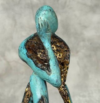 Impactante Escultura en Bronce de Hombre Pensativo
