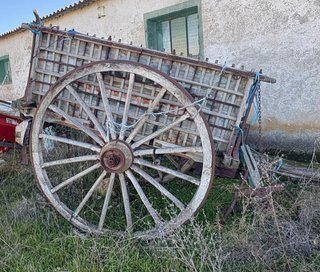 Carro Antiguo de Madera