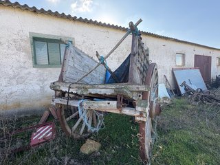 Carro Antiguo de Madera