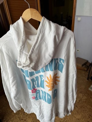 Sudadera blanca con sol sonriente