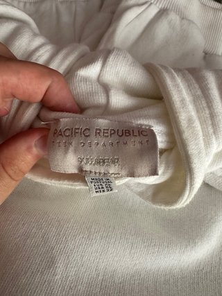 Sudadera blanca con sol sonriente