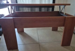 Mesa auxiliar elevable de madera