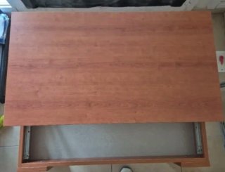 Mesa auxiliar elevable de madera