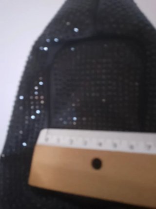 Bolso Zara negro apliques brillantes cadena dorada