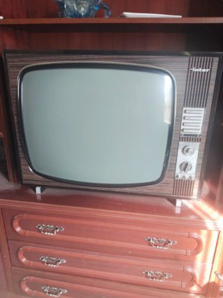 Televisor Inter Vintage Marrón