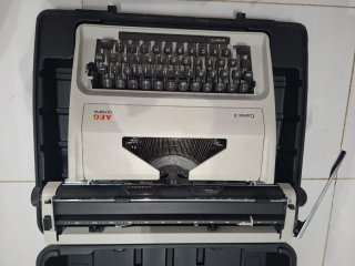 Máquina de escribir antigua