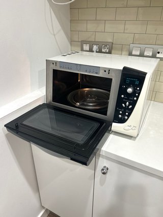 Microondas Whirlpool con Grill y Crisp