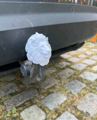 Cubre Bola de Remolque León 3D