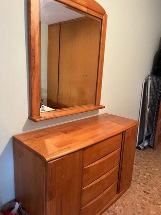Dormitorio completo madera El colchón y las luces