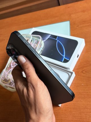 iPhone 16 Pro Max FACTURA Y GARANTÍA