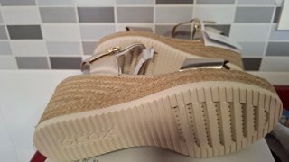 Sandalias Geox doradas cuña