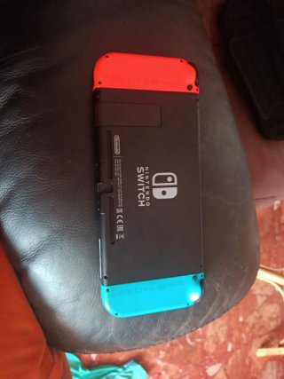 Nintendo Switch con Funda y caja