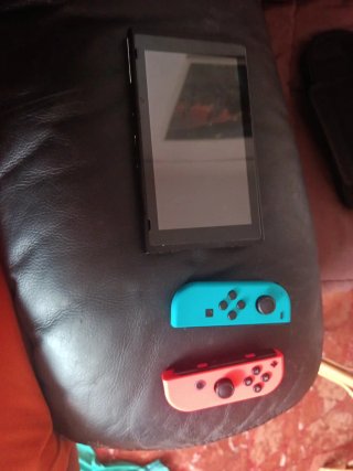 Nintendo Switch con Funda y caja