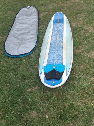 Tabla de Surf con Funda, 63 litros.mccoy
