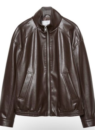 Cazadora oversize efecto piel marrón