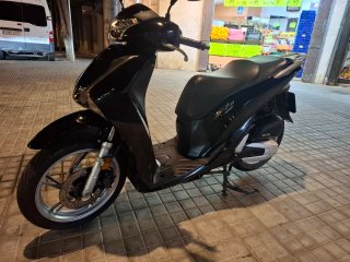 Honda SH 125i Negra