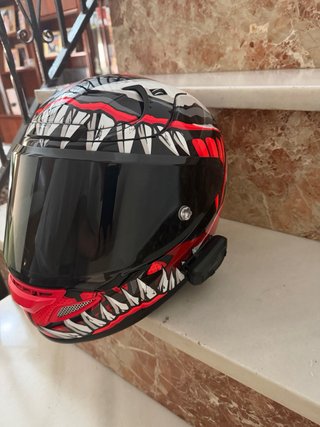 Casco integral moto rojo y negro