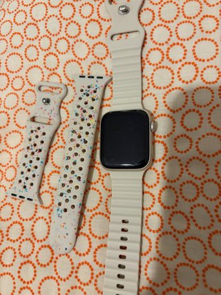 Apple Watch SE Multicolor y Blanco