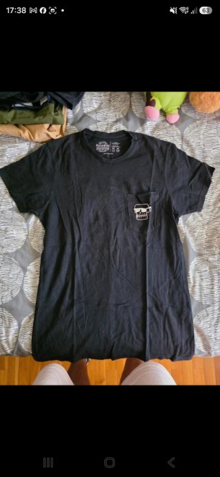 Camiseta Negra Pull & Bear Talla M