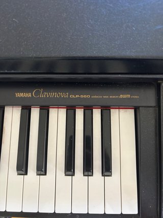 Piano Digital Yamaha Clavinova CLP-560