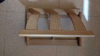 Atril de madera para libros