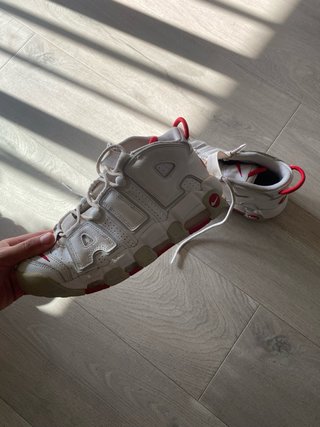 Zapatillas Nike Air More Uptempo Blancas y Rojas