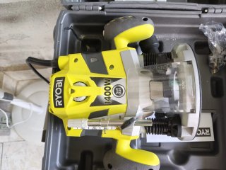 Fresadora Ryobi ERT1400RV 1400W