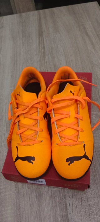 Zapatillas Fútbol Puma multitaco.