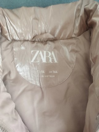 Plumas Zara Dorado Talla 13/14 mide largo 50cn