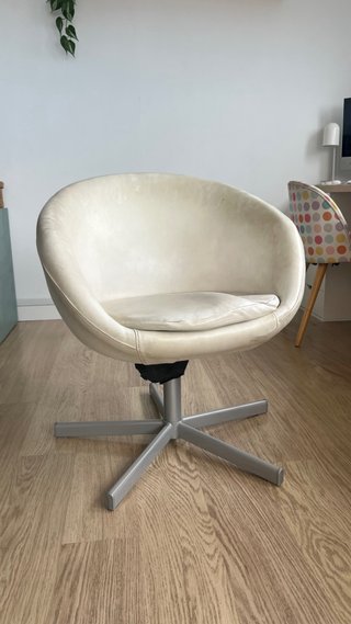 Sillón giratorio y elevable beige