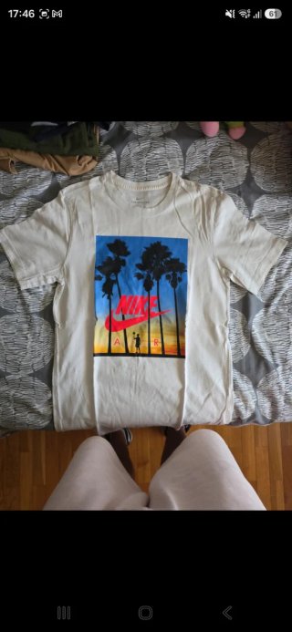 Camiseta Nike Blanca con Estampado
