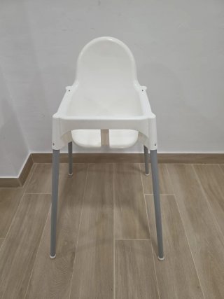 Trona IKEA Blanca y Gris