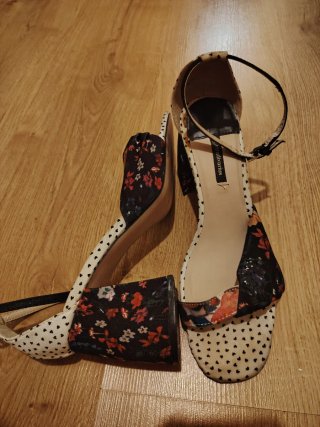 Tacones Stradivarius Talla 40