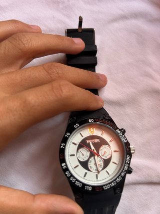 Reloj Ferrari Negro y Blanco