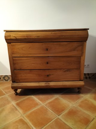 Cómoda antigua madera maciza