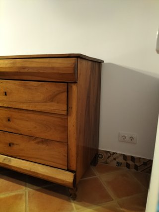 Cómoda antigua madera maciza