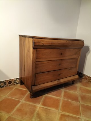 Cómoda antigua madera maciza