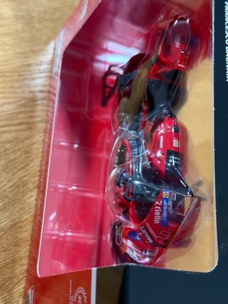 Maqueta Ducati Desmosedici GP25 1:18 Marc Márquez