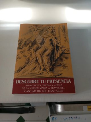 Libro descubre tu presencia