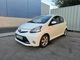 Aygo 2013 Live 115.000km neumaticos itv y manten.