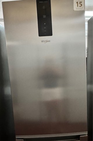 Frigorífico Whirlpool Inox No Frost + lavadora 8kg