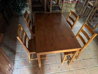 Mesa y 4 Sillas Madera Ikea