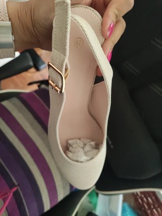 Zapatos de tacón blanco dorados para boda