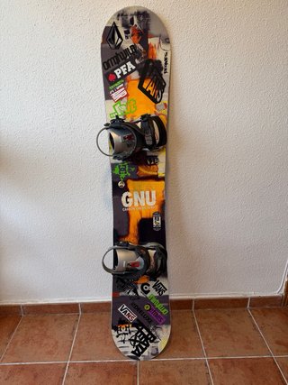 Tavola da snowboard GNU. All Mountain