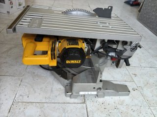 Ingletadora y Sierra de Mesa DeWalt D27113
